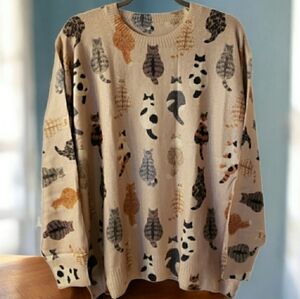 NEW! Adorable Cat Sweater